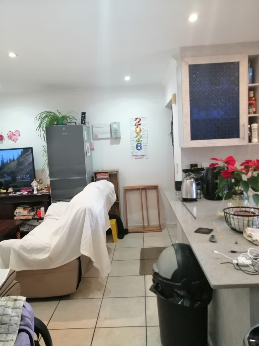 2 Bedroom Property for Sale in Sea Breeze Western Cape